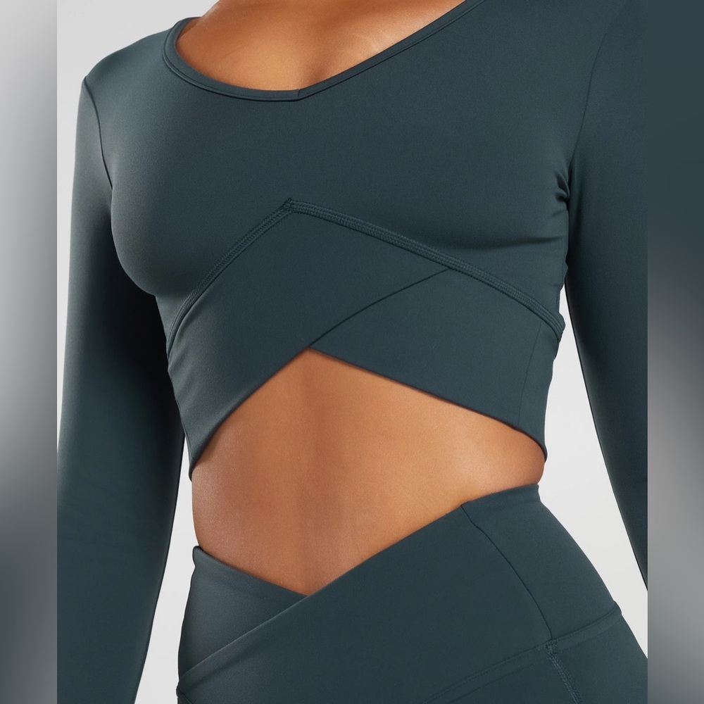 Long-Sleeve Crisscross Crop Top in Deep Teal
